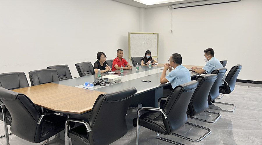 排憂難 提信心！鶴城鎮(zhèn)書記蒞臨金環(huán)電器開展暖企活動